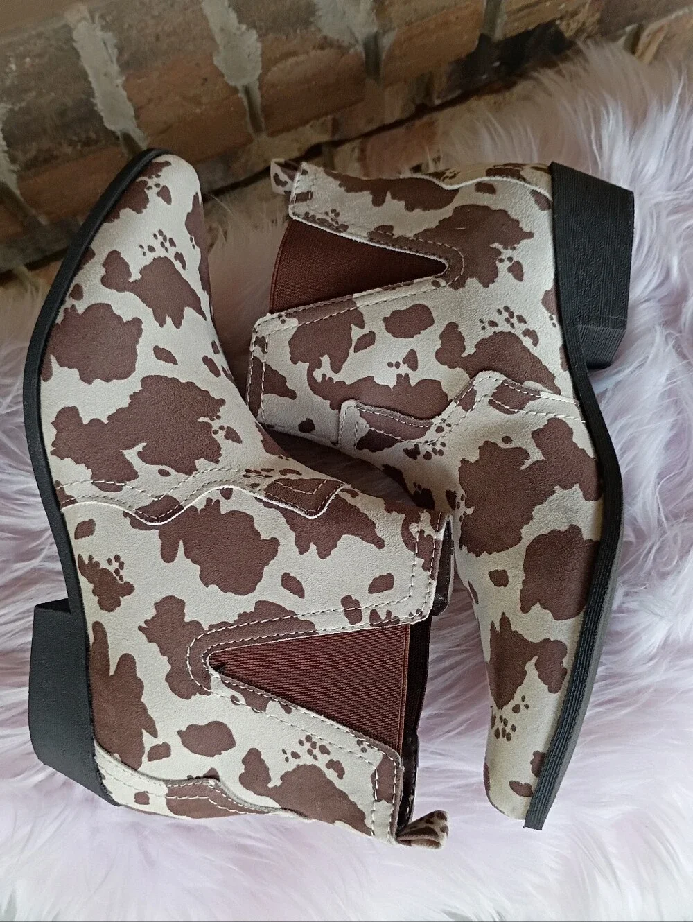 NWOT Arizona Jean Company Memory Foam Cow Print Brown Cream Booties Ankle Boots